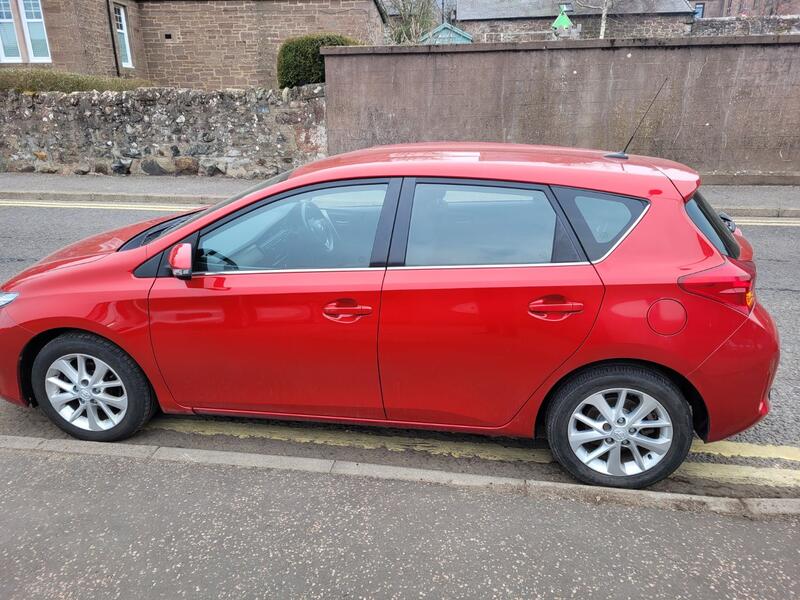 TOYOTA AURIS