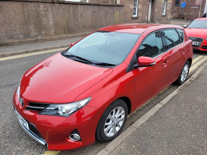 TOYOTA AURIS