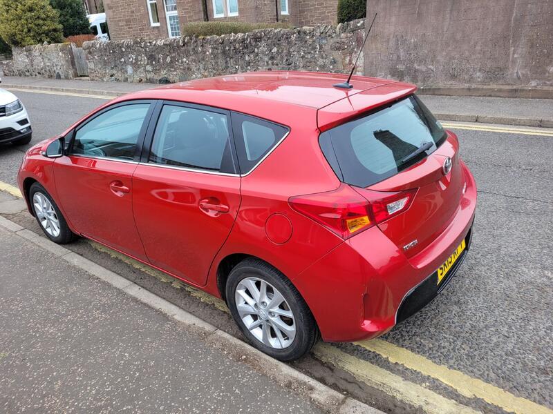 TOYOTA AURIS