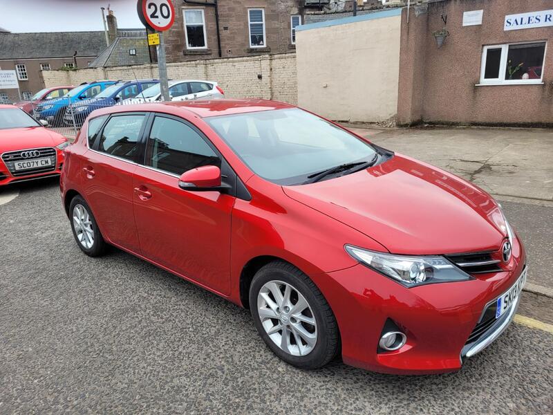 TOYOTA AURIS